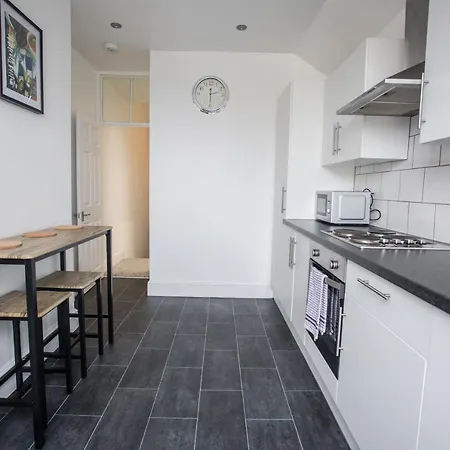 20b Ralph Rd * Bristol