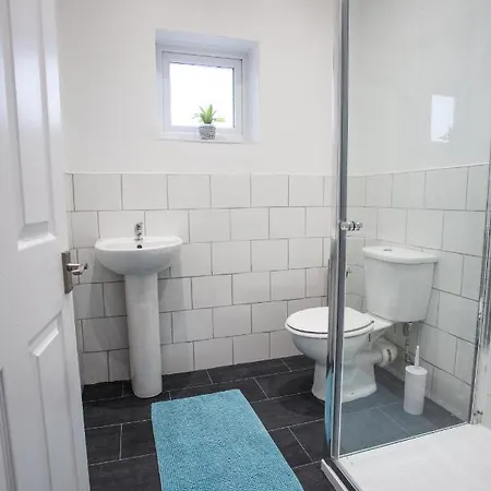 20b Ralph Rd * Bristol