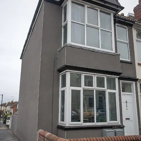 20b Ralph Rd